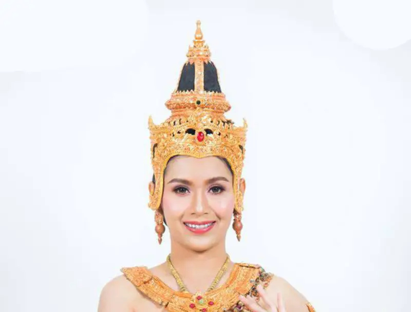 Thai Women Traditional