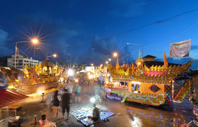 Fisherman's Village Night Market Entertainment