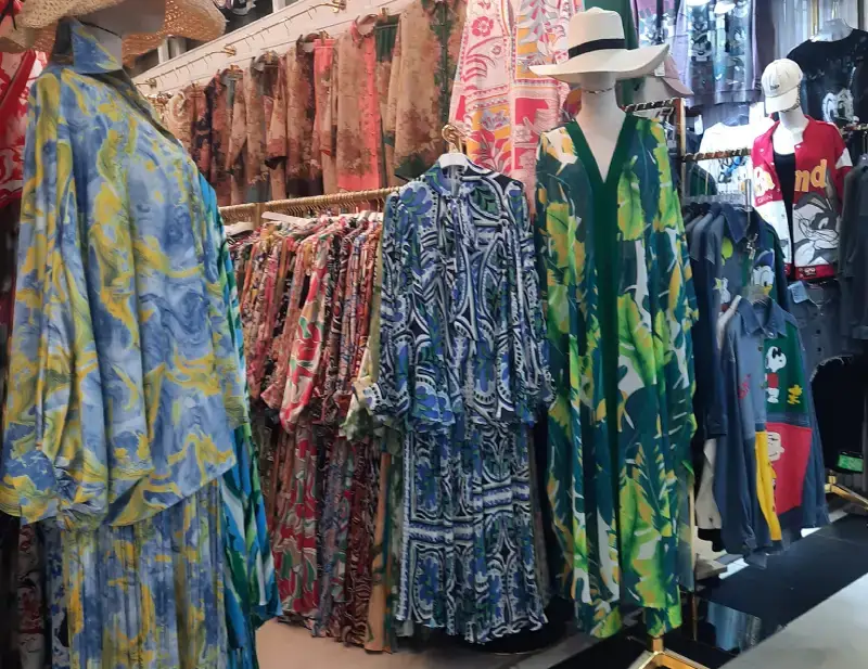 Travel Tips Thailand variety of dress